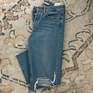 Levi Wedgie Straight distressed denim